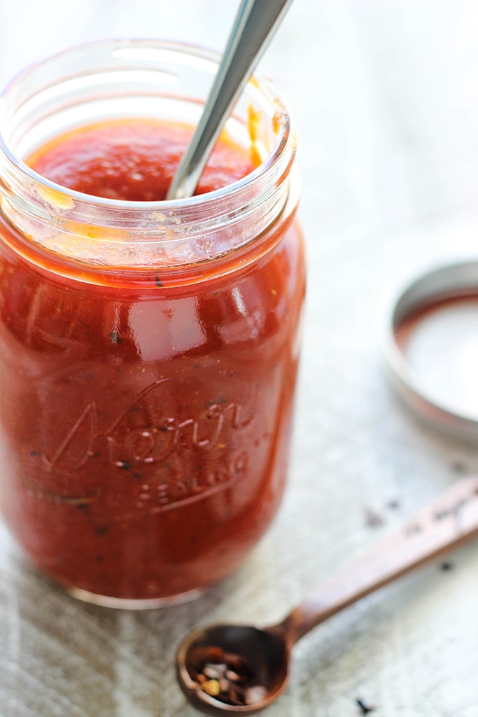 Balance out the tartness from jarred pasta sauces with this beefy sweet roasted red pepper marinara sauce recipe!