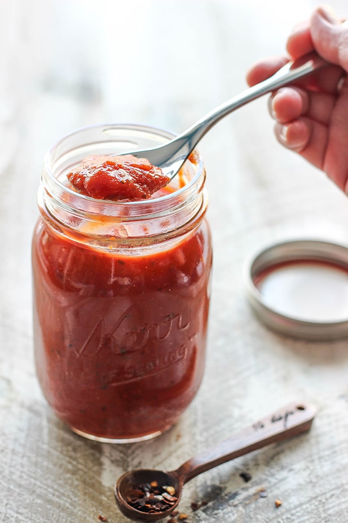 Balance out the tartness from jarred pasta sauces with this beefy sweet roasted red pepper marinara sauce recipe!