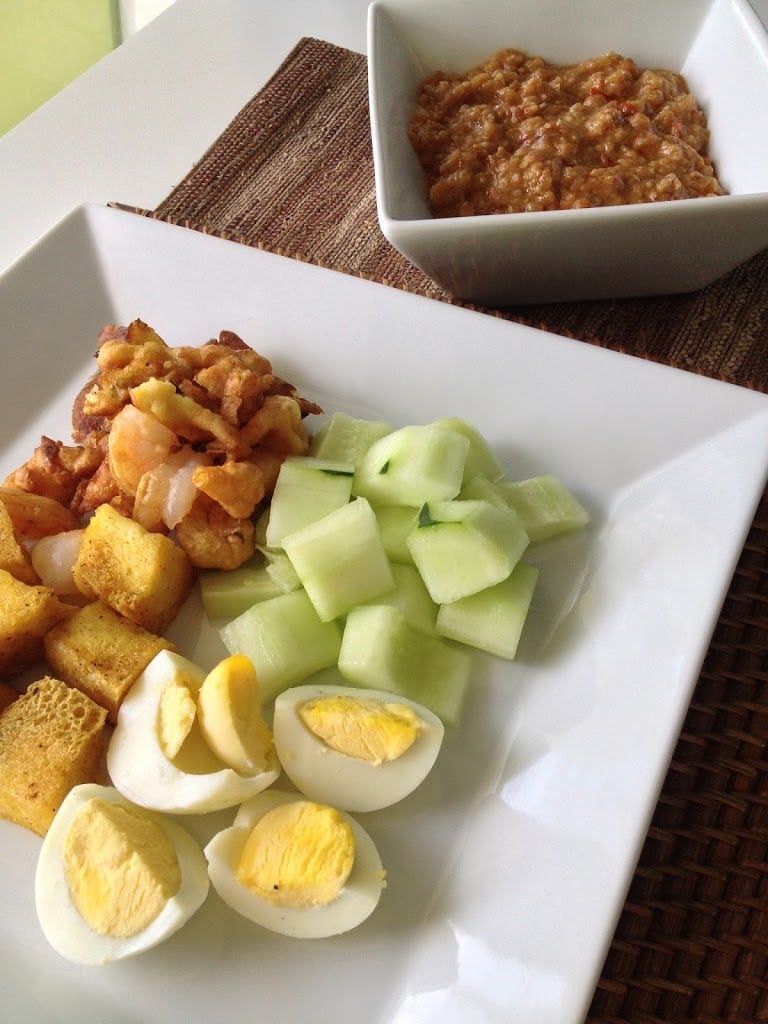 Mixed Salad in Peanut Sauce (Rojak Mamak)