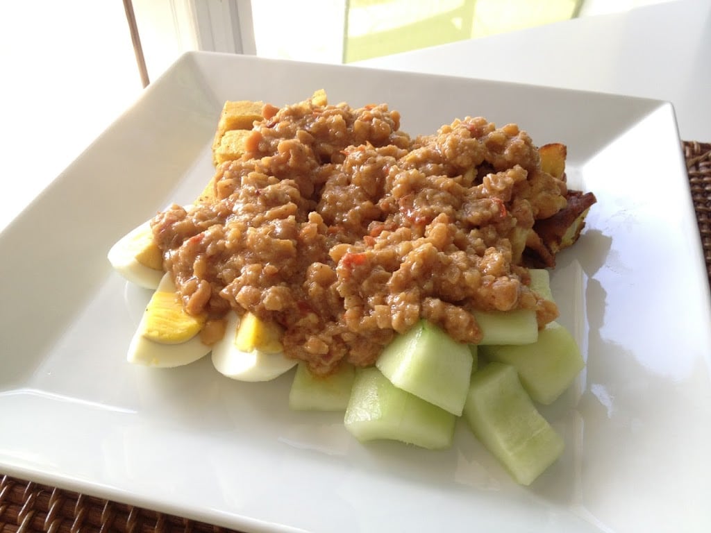 Mixed Salad in Peanut Sauce (Rojak Mamak)