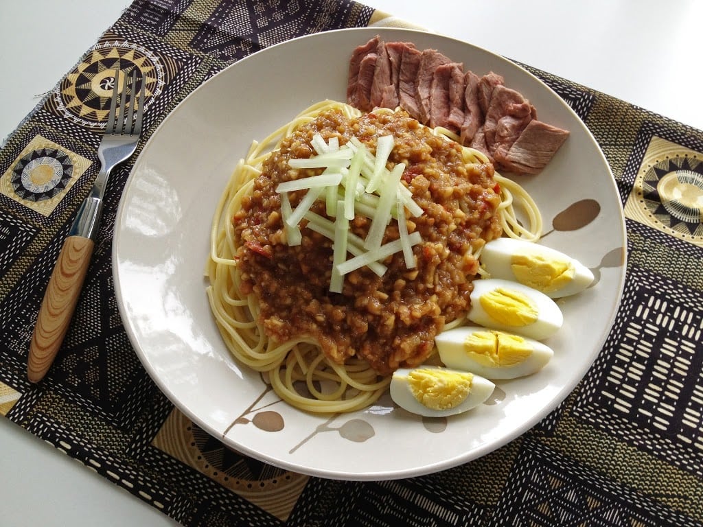 Beef Noodles in Peanut Sauce (Mee Rojak Daging)