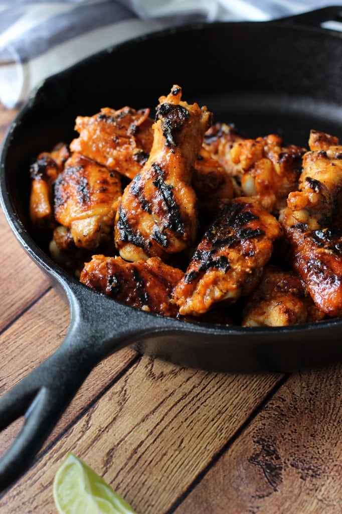 Grilled Sriracha hot wings