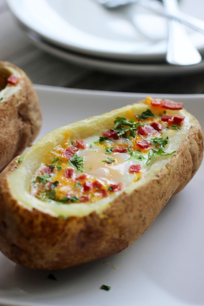 A simple recipe for Idaho Sunrise, baked eggs, bacon and cheese in potato bowls. Ready in under 30 minutes for a nice, hearty breakfast.