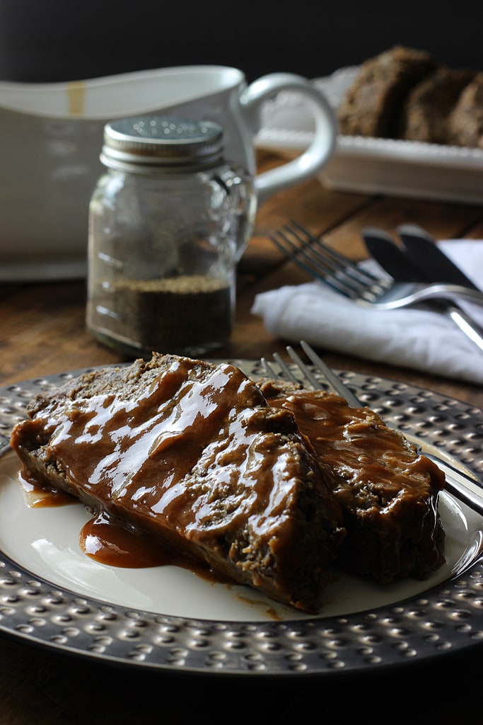 An easy recipe for mushroom meatloaf lovers. Serve with a gravy of your choice and pair it with a side of mashed potatoes and sauteed greens.