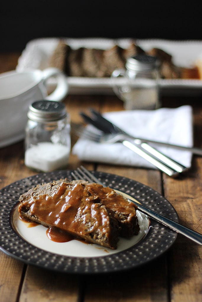 An easy recipe for mushroom meatloaf lovers. Serve with a gravy of your choice and pair it with a side of mashed potatoes and sauteed greens.