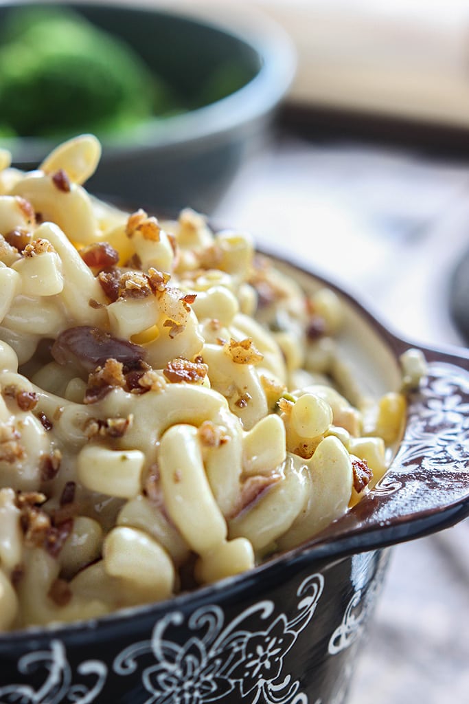 Add some comfort to your table with some bacon jalapeno mac and cheese. This twist on the classic is full of yum!