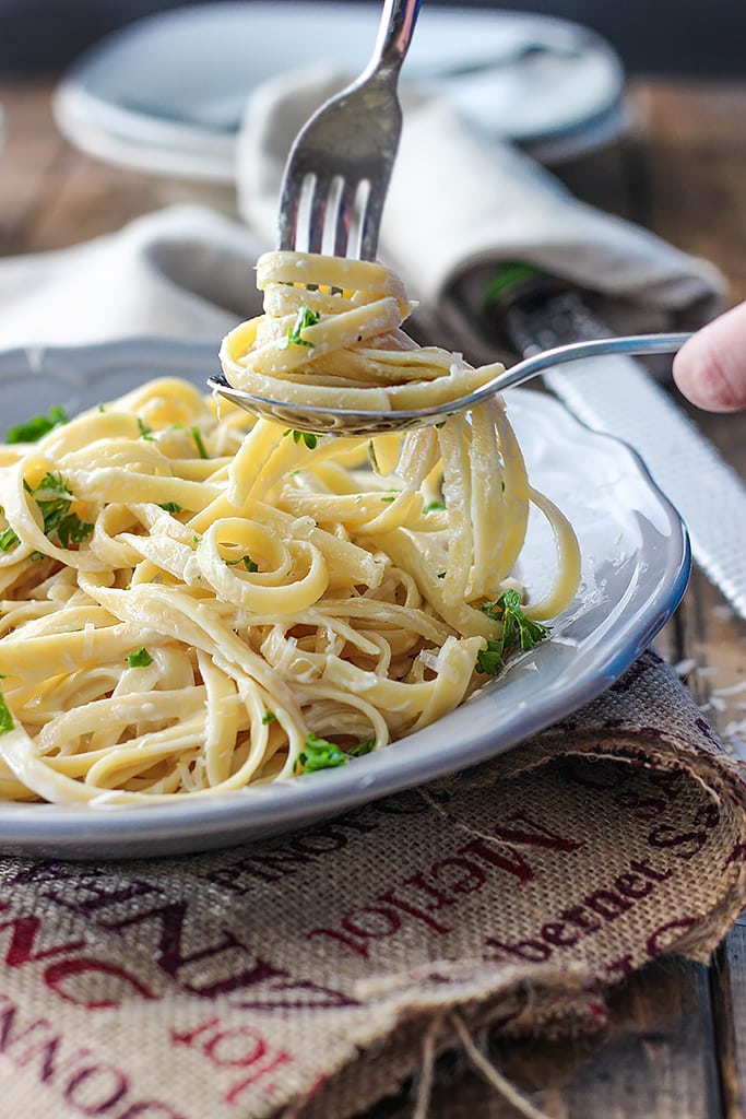 20 minutes is all it takes to make this easy Alfredo sauce. With only 3 ingredients, it's easy to enjoy a rich, creamy Alfredo pasta dinner at home.