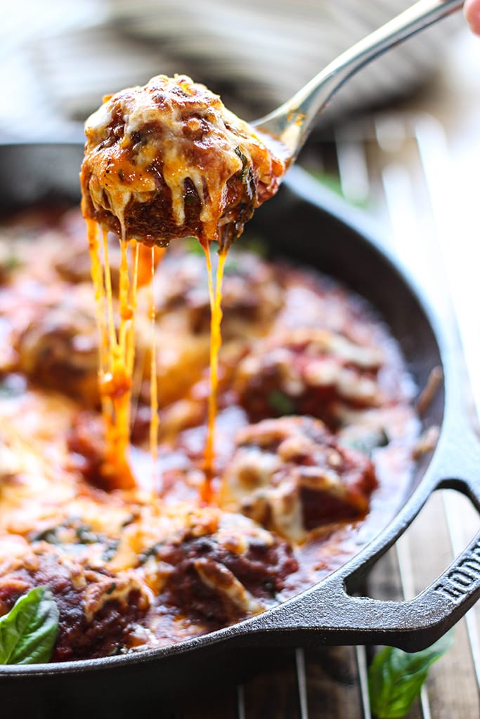 This cheesy meatball skillet has so many ways to be enjoyed! Pop them in a sub or mix them with pasta, or have them with some bread!