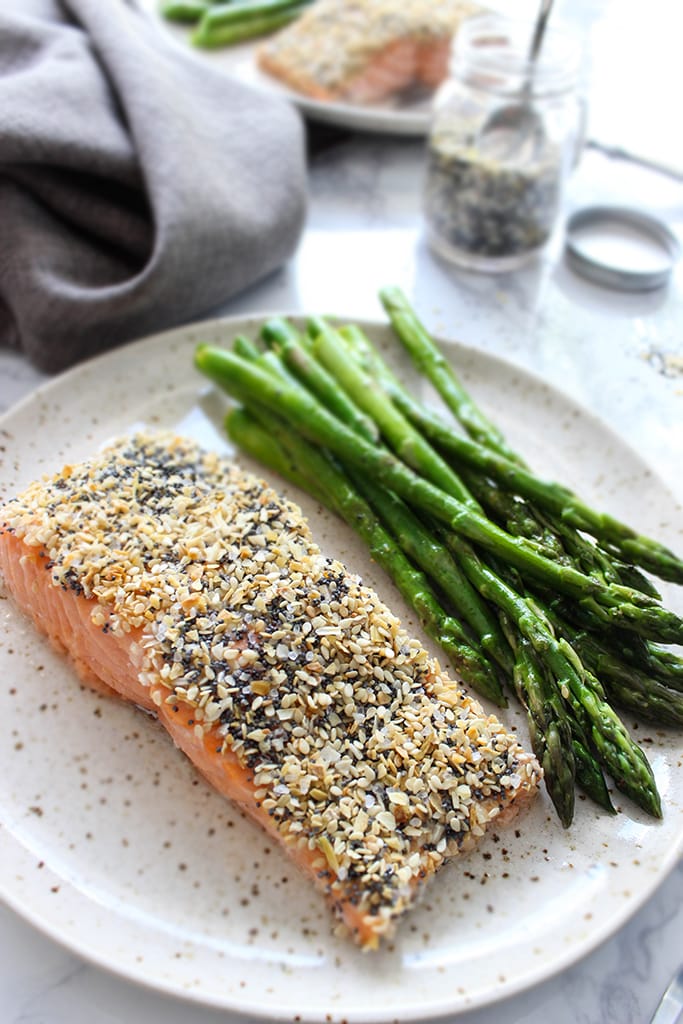 This boldly flavored sesame crusted salmon (everything bagel salmon) only needs 5 ingredients and 30 minutes to enjoy a quick and healthy weeknight dinner.