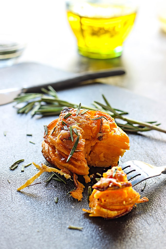 Do things differently with these garlic Parmesan sweet potato stacks. With crispy brown edges and soft tender centers, fresh rosemary, garlic, butter and Parmesan!