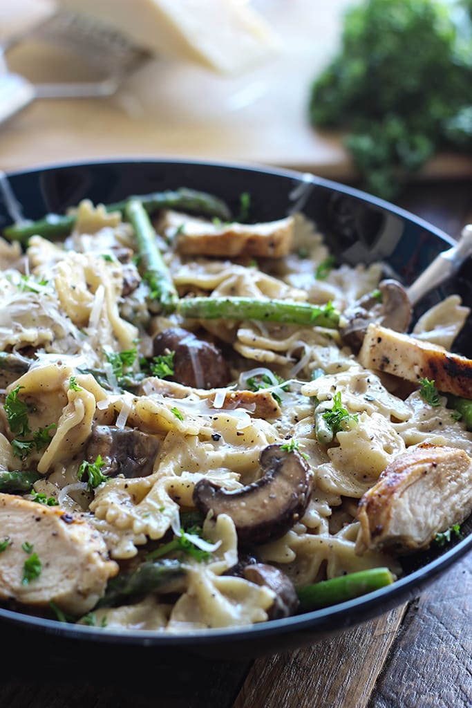 Use store-bought ingredients for this quick and easy lemon pepper chicken Alfredo pasta. Serves 6-8 and ready in 30 minutes.