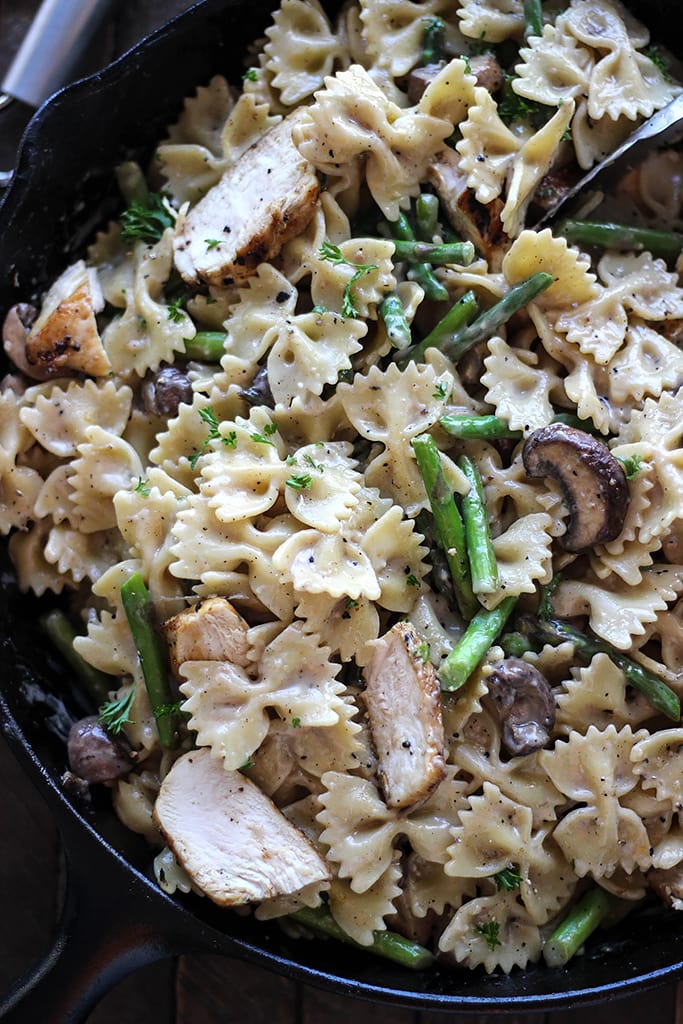 Use store-bought ingredients for this quick and easy lemon pepper chicken Alfredo pasta. Serves 6-8 and ready in 30 minutes.