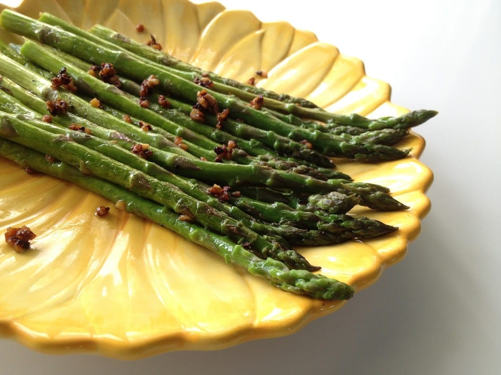 Garlic Stir-Fry Asparagus