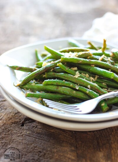 These spicy and smoky green beans are a super simple side to balance out your proteins. Ready in 15 minutes.