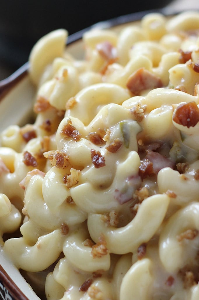 A close up shot of bacon jalapeno mac and cheese.