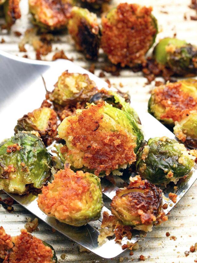 Crispy Garlic Parmesan Brussels Sprouts - The Cooking Jar